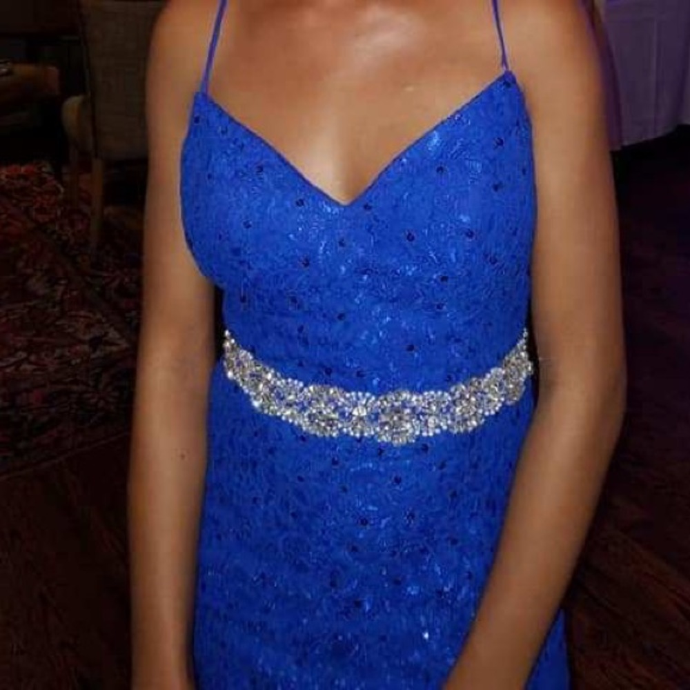Formal Dress - Picture 3 of 4